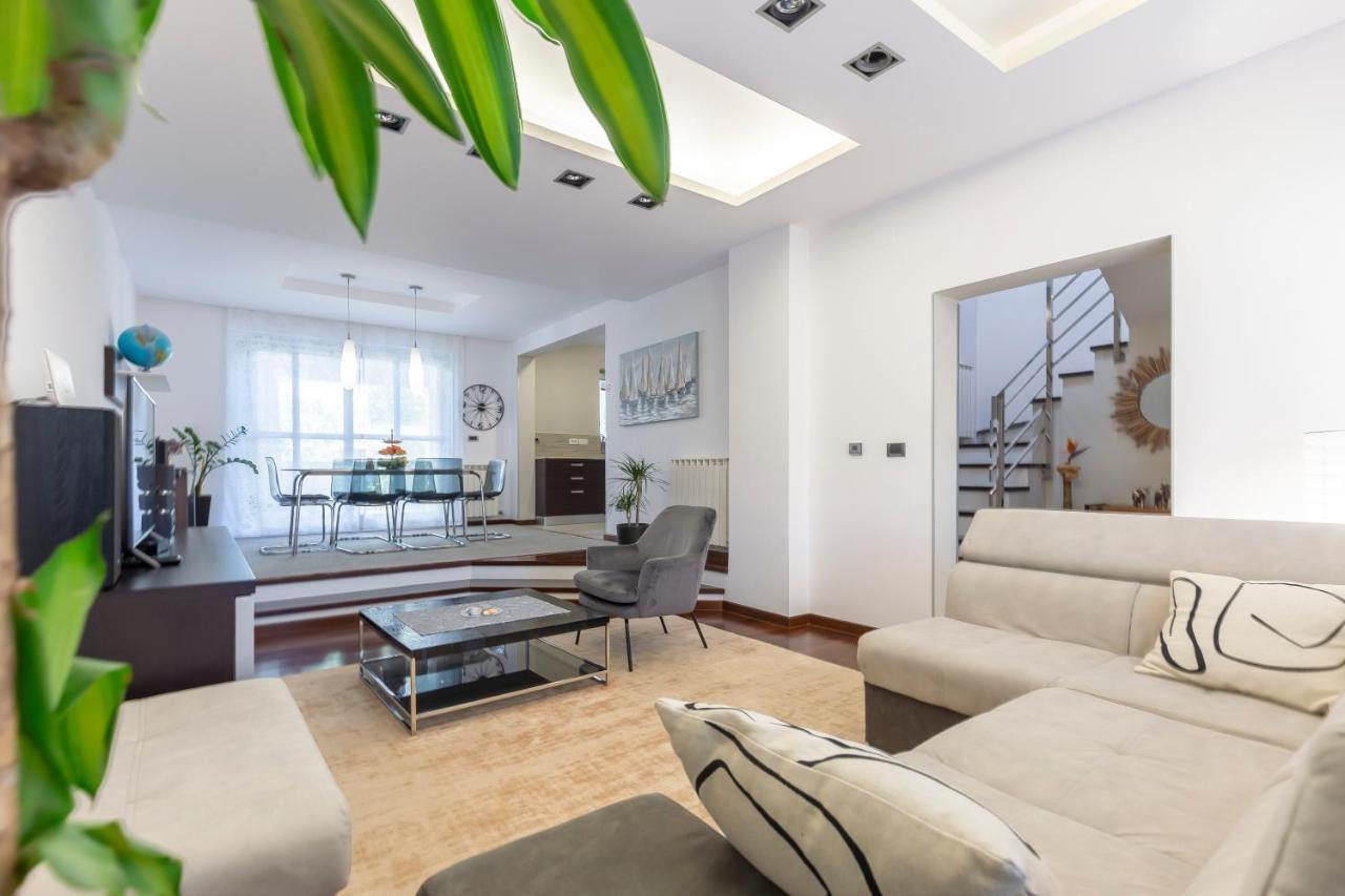 Holiday Home K&P PUY 외부 사진